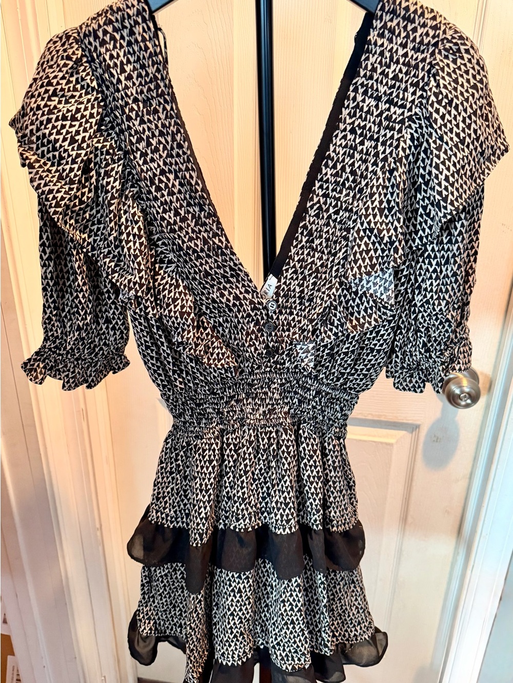 Storia S Black and White Smocked Waist Ruffled V-Neck Women’s Top